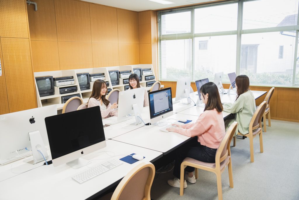 コミュニティルーム