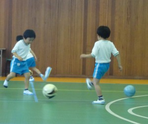 サッカー５